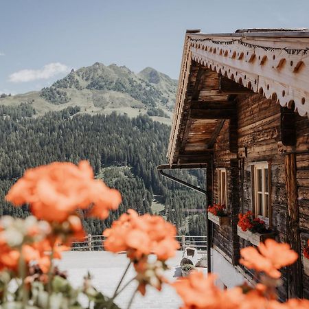 Peer Alm Hotel Navis Екстериор снимка