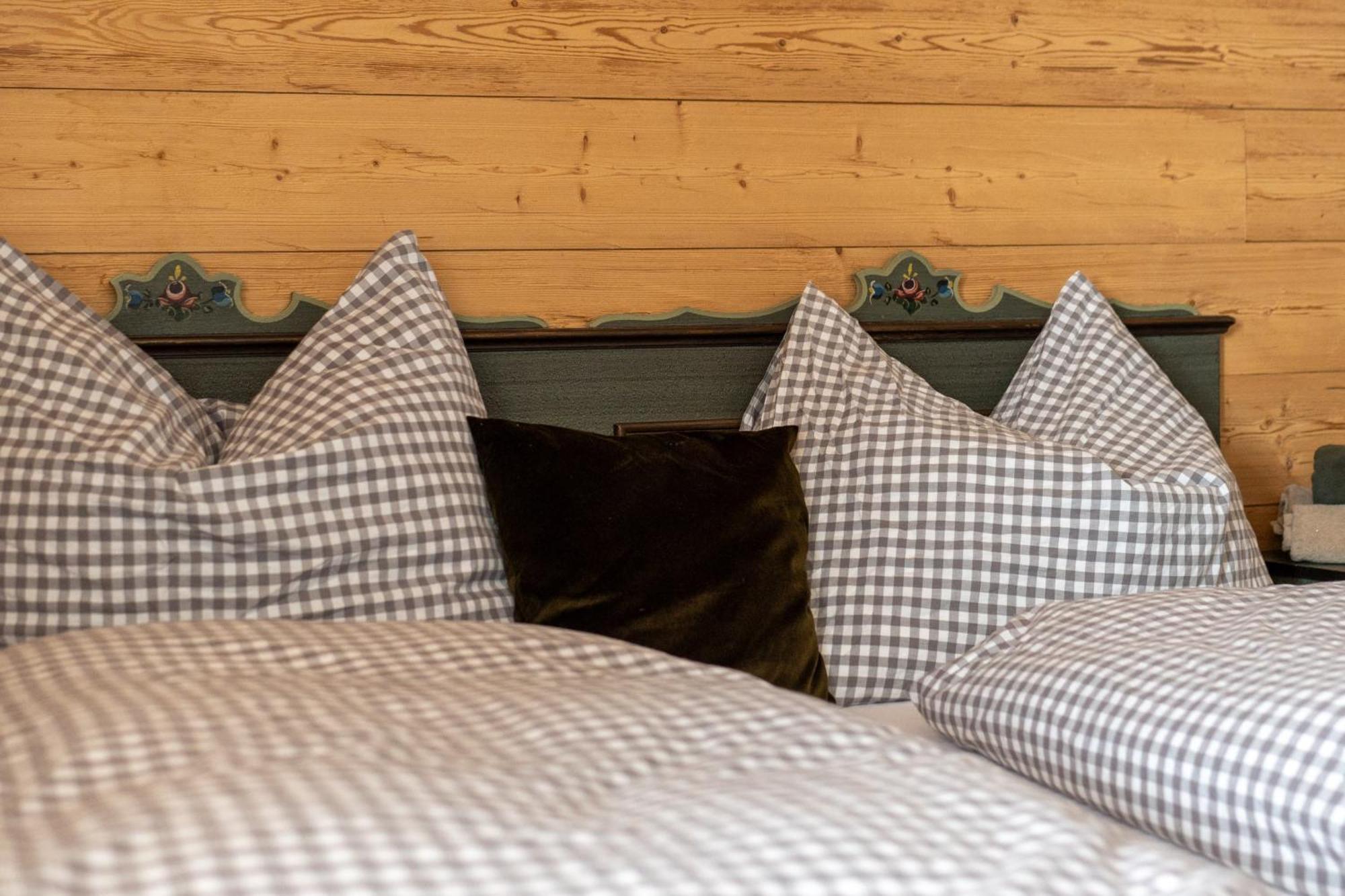 Peer Alm Hotel Navis Екстериор снимка