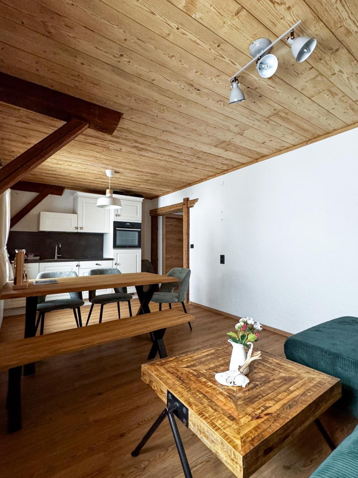 Peer Alm Hotel Navis Екстериор снимка