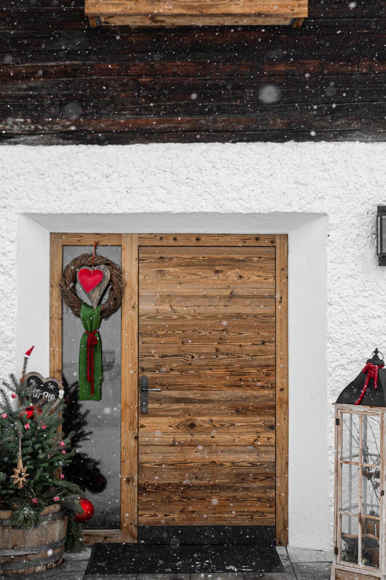 Peer Alm Hotel Navis Екстериор снимка